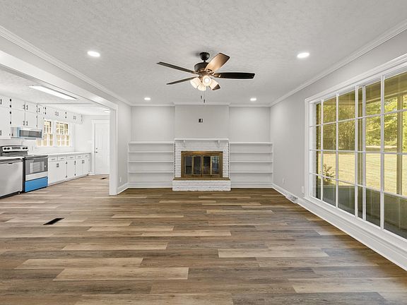 4th image of 280 Bonnie Cir