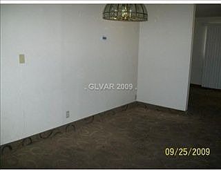 3rd image of 405 Leonard Ave