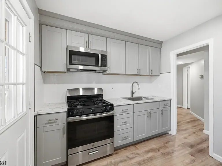 11 Morgan Ln #2A — Photo 3