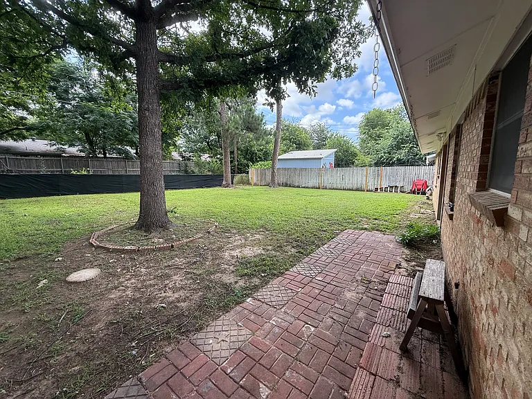2103 McCormick St — Photo 12