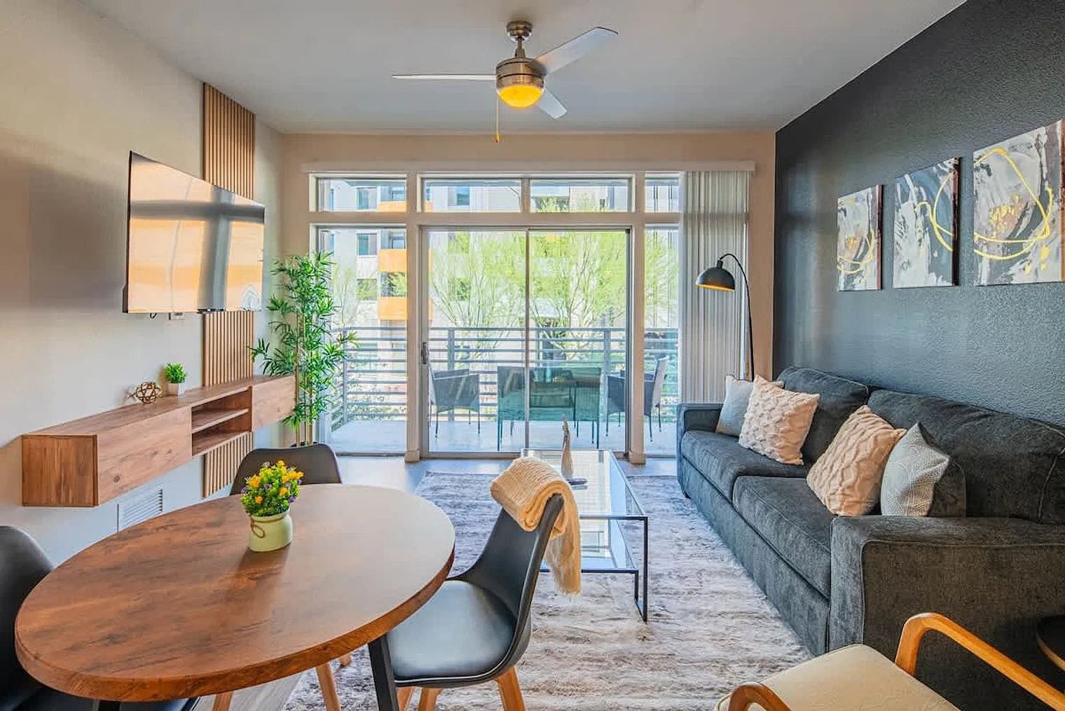 2 bed, 2.0 bath, 1097 sqft, $2,894 — Photo 2