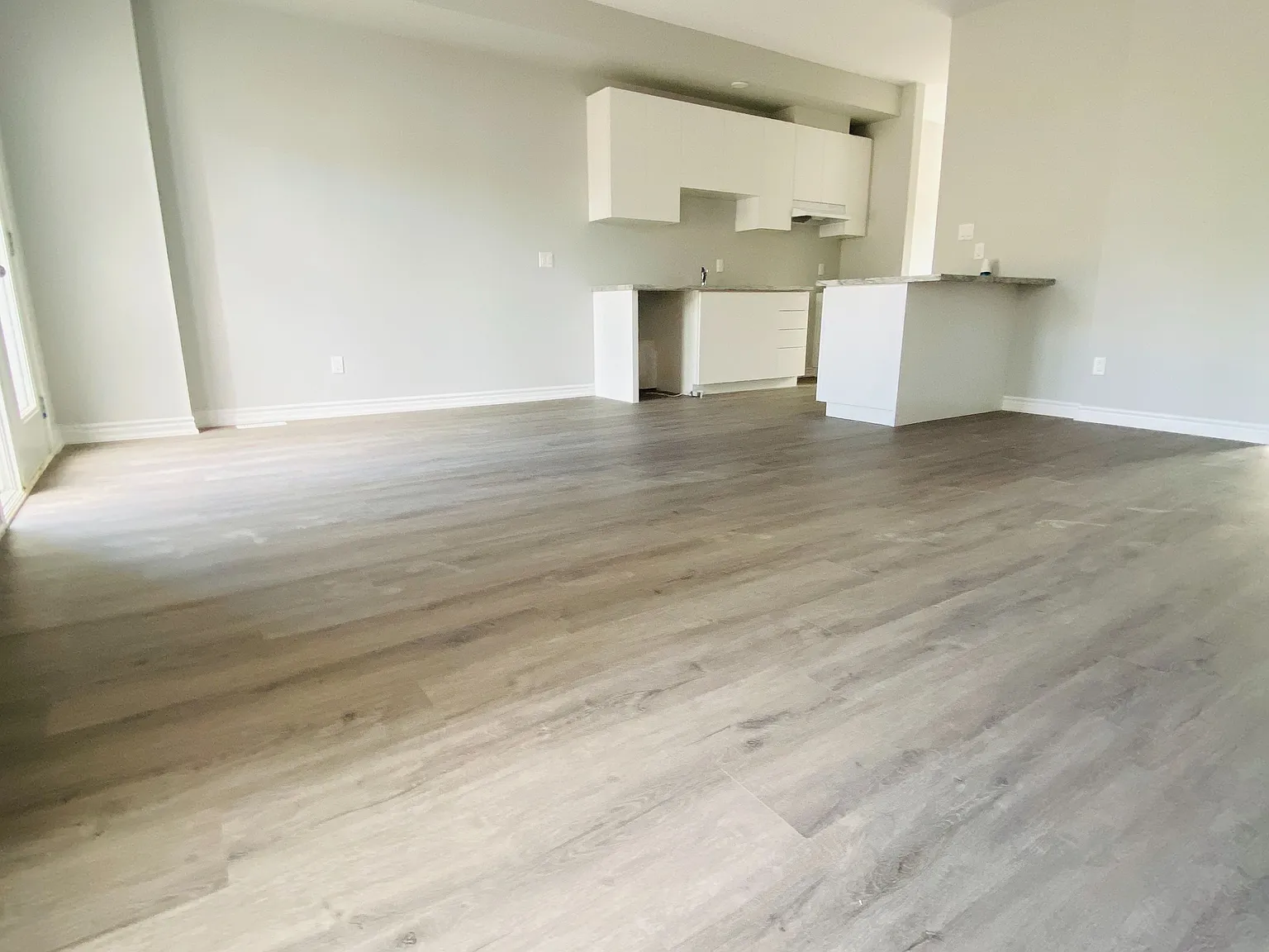 3 bed, $2,300 — Photo 2