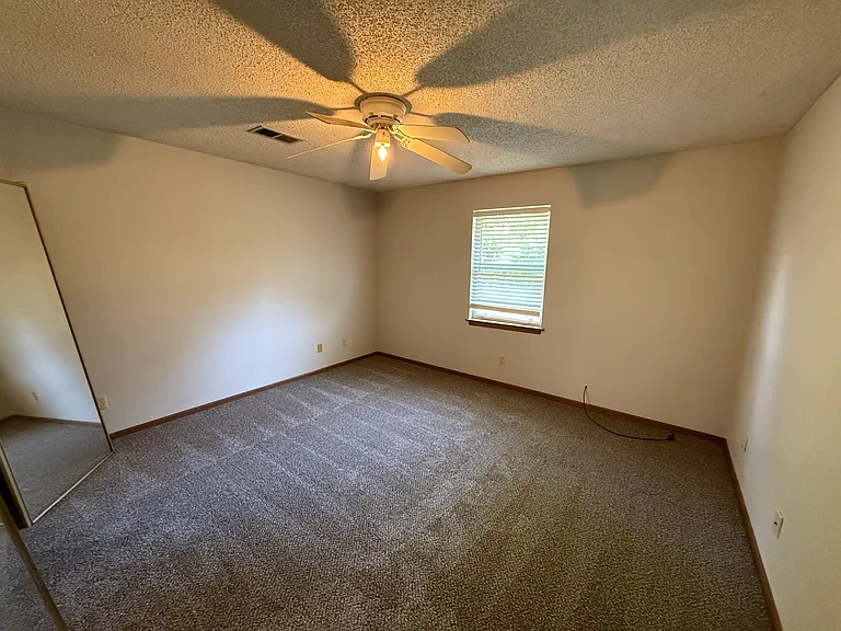 2 bed, 1.0 bath, $850 — Photo 6