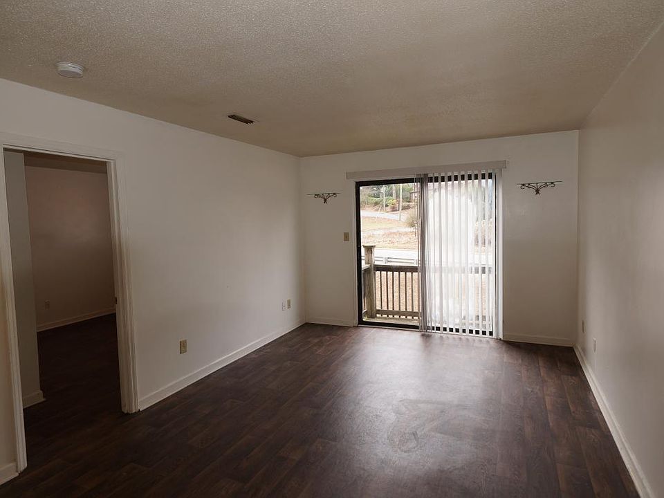 2nd image of 1220 8th St NE APT G