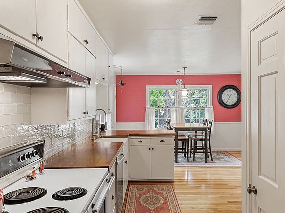 4th image of 217 W Creek St