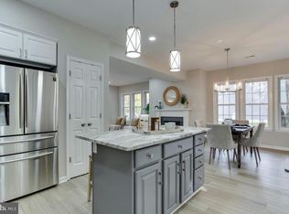 1632 Chesapeake Ln, Edgewater, MD 21037