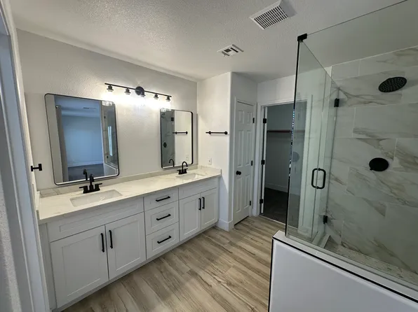 10004 Bonterra Ave, Las Vegas, NV 89129