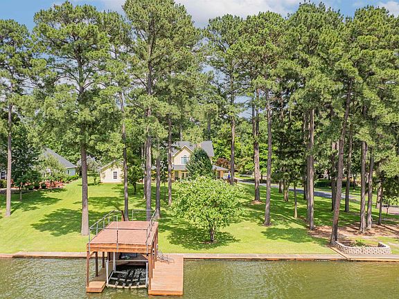 2nd image of 370 Bass Creek Trl