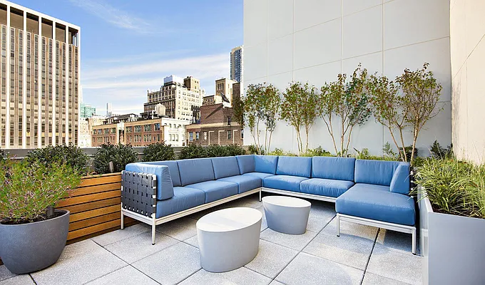 Rented by The Marketing Directors (Arias) | media 21