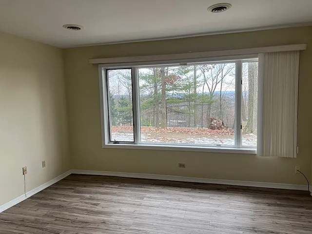 1700 Mountain View Rd — Photo 9