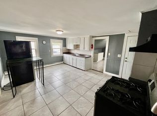 163 Cottage St APT 3, Pawtucket, RI 02860