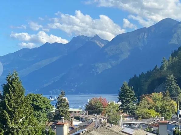6343 Chatham St, West Vancouver, BC V7W 2E1
