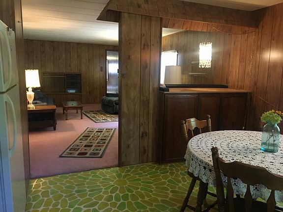 4th image of 10869 Park Dr