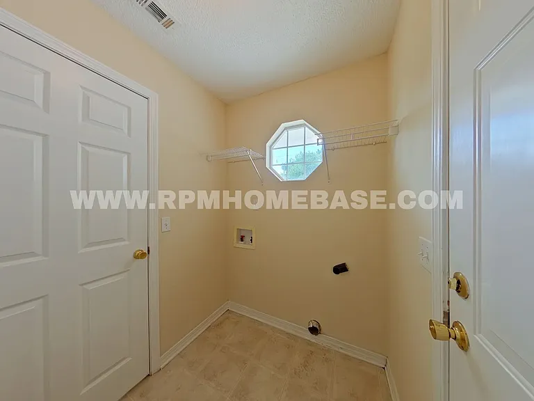 338 Apple Dr — Photo 11