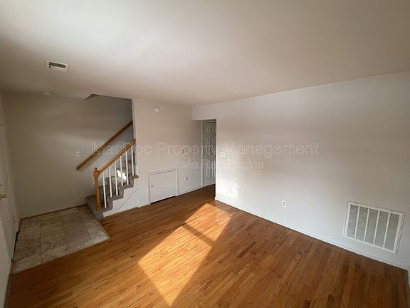 4th image of 212 Farrell Ln