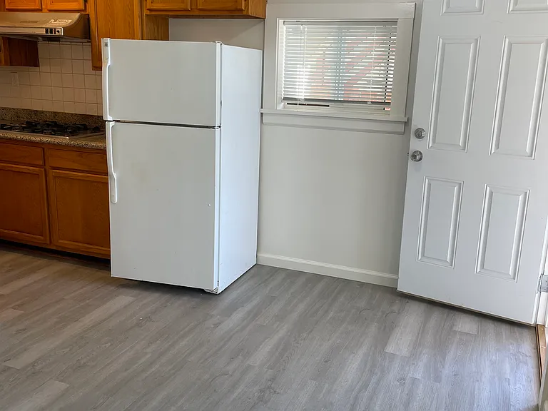 227 Louisburg St #B — Photo 2