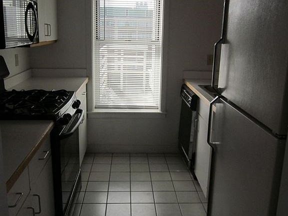 5th image of 20 Chestnut St Ph 603