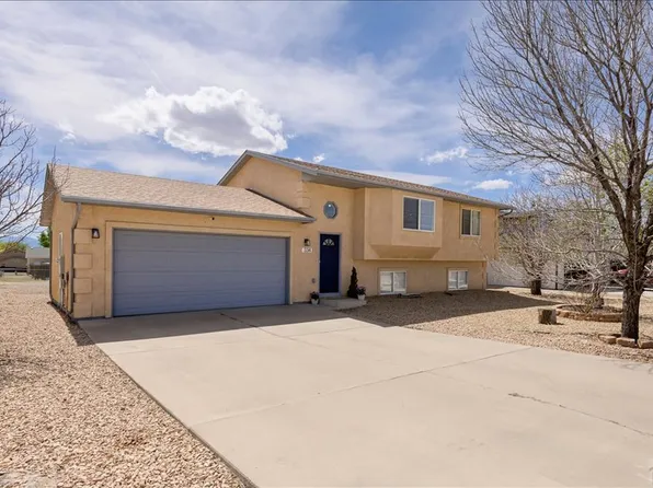 334 W Golden Eagle Way, Pueblo West, CO 81007