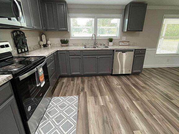 5th image of 263 SE Valerie Ct