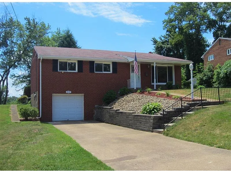 813 Sweetleaf Dr photo 1