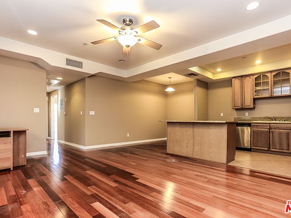 5th image of 971 S Saint Andrews Pl APT 102
