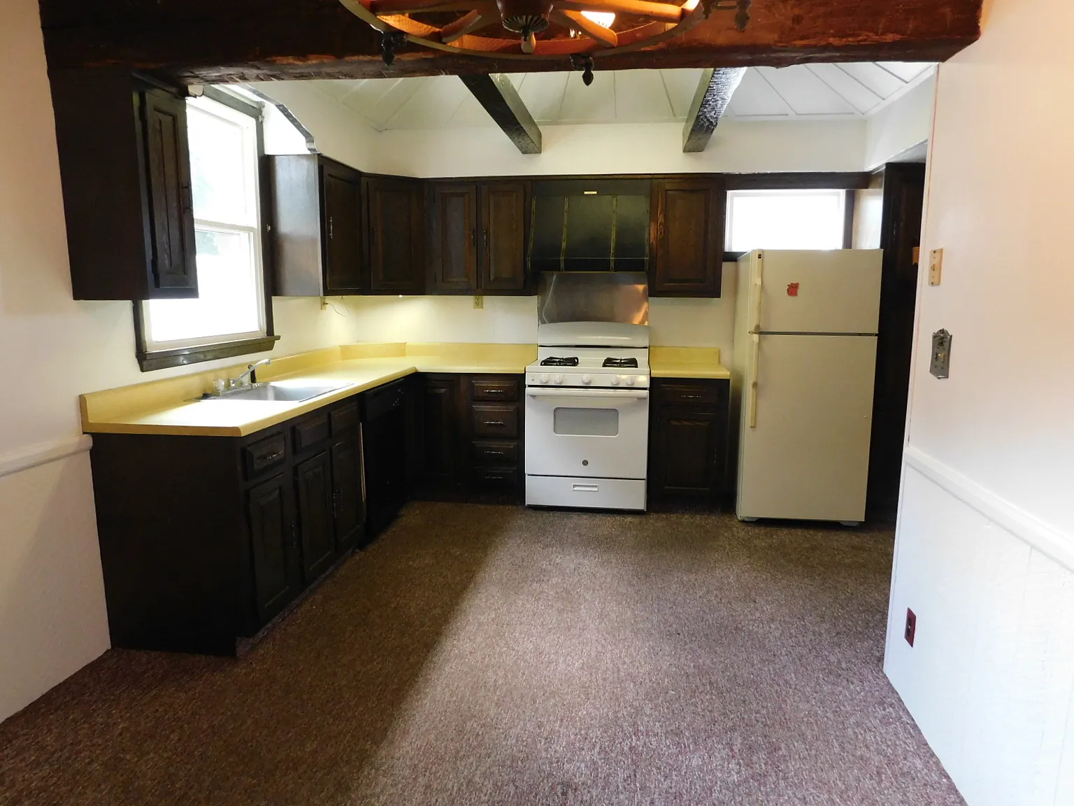 3 bed, 1500 sqft, $1,400 — Photo 2