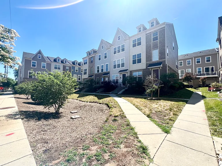 675 Anacostia Ave NE — Photo 2