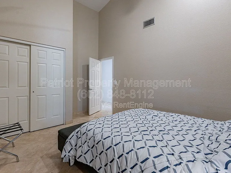 9910 E Sutton Dr — Photo 23