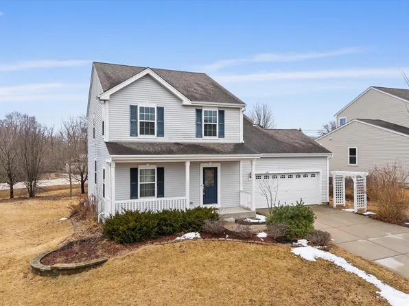 1905 Creekside PLACE, West Bend, WI 53095