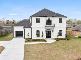 305 Riverwood Dr, Saint Rose, LA 70087