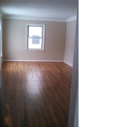4th image of 23120 Manistee Ave