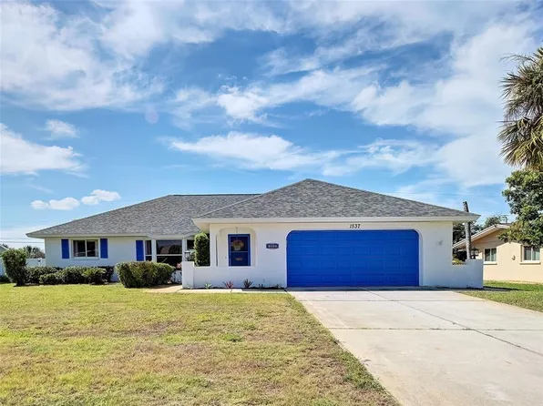 1537 Crest Dr, Englewood, FL 34223