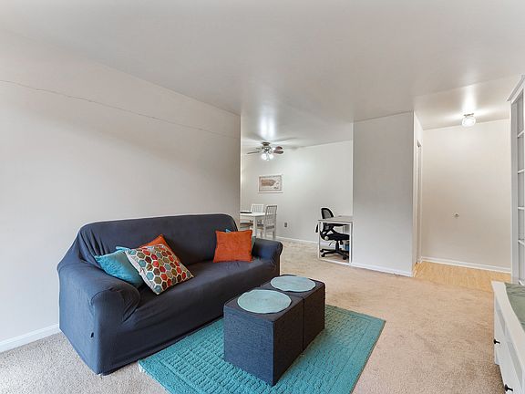 3rd image of 620 Manatawny St APT 6