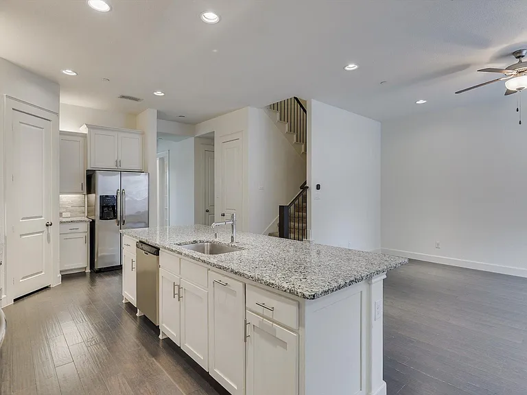 4064 Washburne Dr — Photo 10