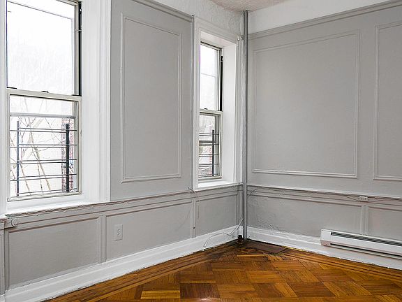 5th image of 1625 Park Pl APT 18