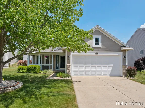 5662 E Grove Dr SE, Kentwood, MI 49512