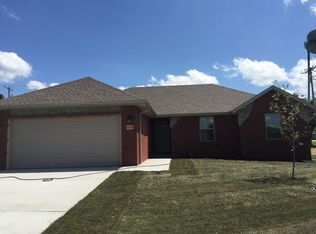 1002 E Highview St, Ozark, MO 65721