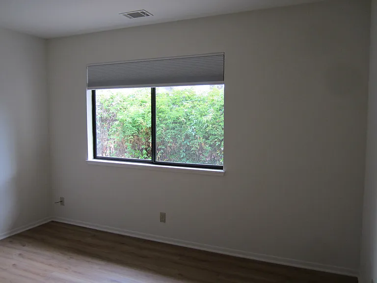 3725 Lincolnwood Dr — Photo 27