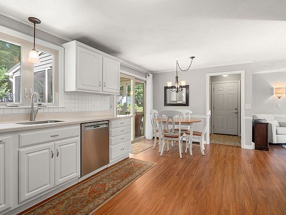 4th image of 3 Crockett Cir
