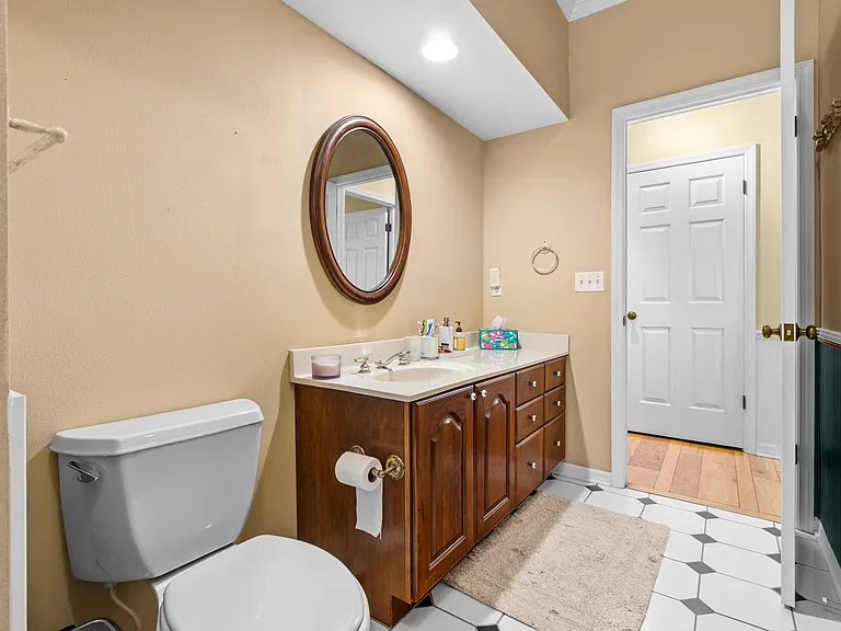 10002 Hunt Cliff Dr — Photo 37