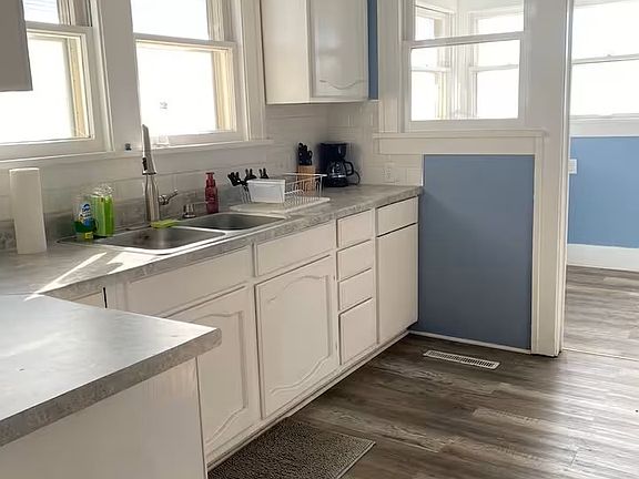 4th image of 717 W 2nd Ave