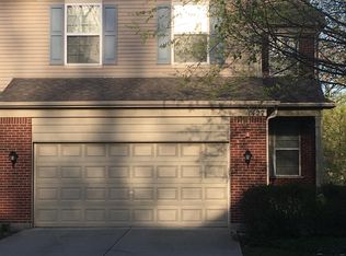 1427 Yellowstone Dr, Streamwood, IL 60107