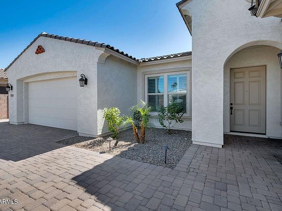 3rd image of 2523 E CLARK Drive