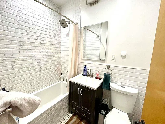 Rented by NY Living Solutions | media 24