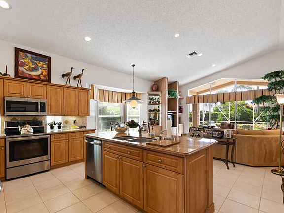 4th image of 4617 Hazleton Ln