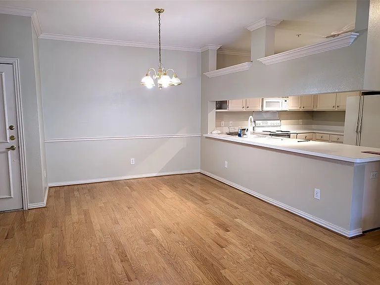 2111 Welch St #B208 — Photo 6