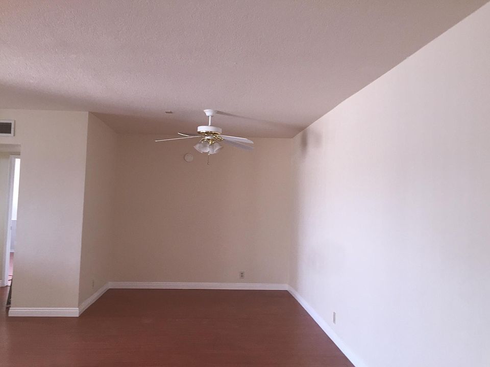 1st image of 6819 Whitsett Ave #207