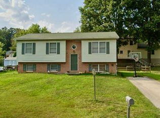 18 Garden Ln, Hanover, PA 17331