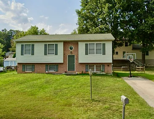 18 Garden Ln Photo 1