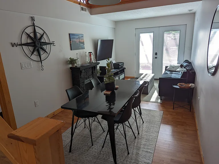 8910 Franklin Ave — Photo 4